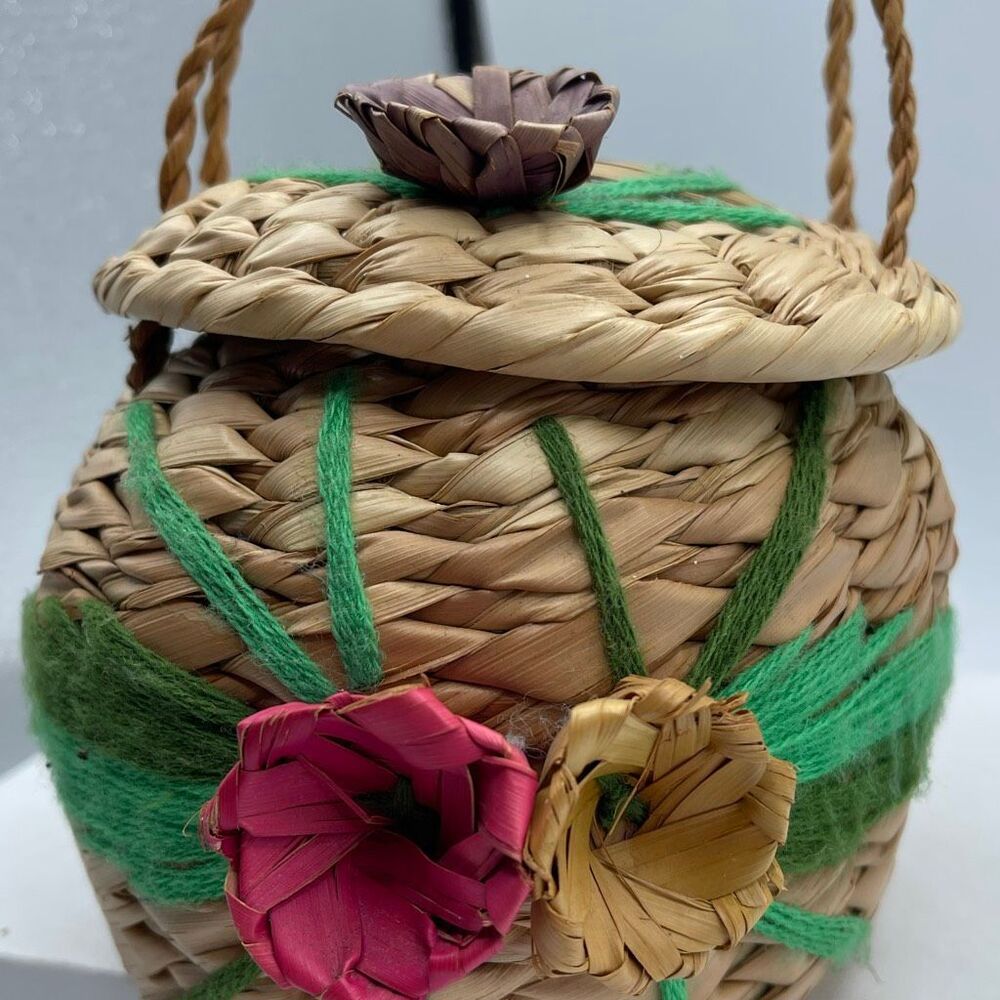 Vintage Woven Straw Basket -Lid & handle embroidered 3D straw flowers